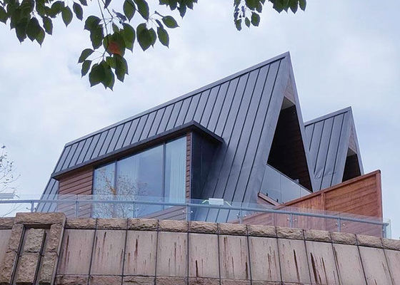 Airbnb 用のプレハブモジュール式住宅木製デザイン A フレームハウスキット