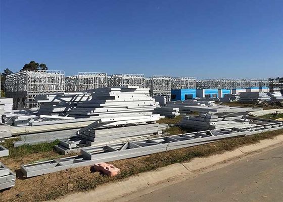 現代のプレファブライト・スティール・フレームハウス ビラ アパートメント 屋根 EPS サンドイッチパネル